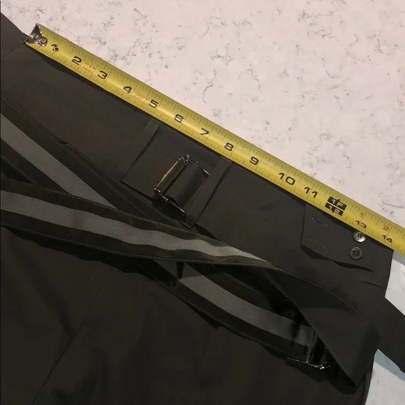 GUCCI MID-RISE BELTED SHORTS